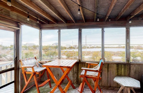 Wimble Shores House | 110 m² House ∙ 3 bedrooms ∙ 6 guests