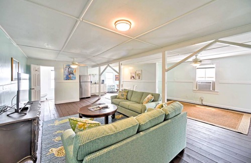 Swansboro Apartment | 111 m² Apartment ∙ 4 guests