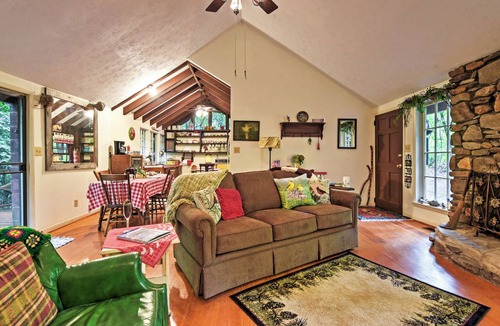 Candler Cottage | 111 m² Cabin ∙ 2 bedrooms ∙ 6 guests