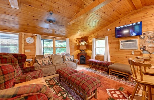 Robbinsville House | 111 m² House ∙ 2 bedrooms ∙ 4 guests