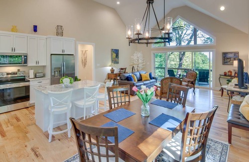 Hendersonville House | 111 m² House ∙ 2 bedrooms ∙ 4 guests