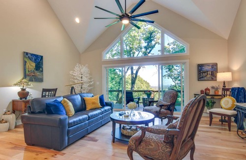 Hendersonville House | 111 m² House ∙ 2 bedrooms ∙ 4 guests