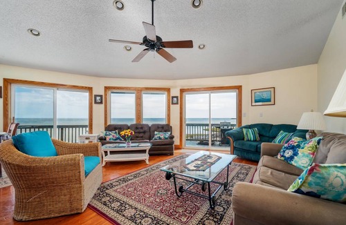 Cedar Island House | 112 m² House ∙ 2 bedrooms ∙ 4 guests