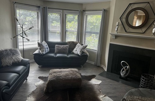 Third Ward Condo | 114 m² Condo ∙ 2 bedrooms ∙ 2 guests