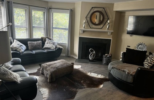 Third Ward Condo | 114 m² Condo ∙ 2 bedrooms ∙ 2 guests