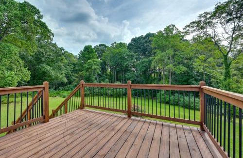Midway Apartment | 12 Mi to Downtown Winston-Salem Apt with Balcony!