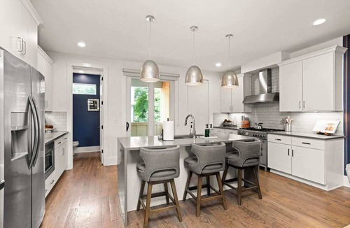 Eighth Avenue House | 12 South | 7 Beds | 2mi to Broadway