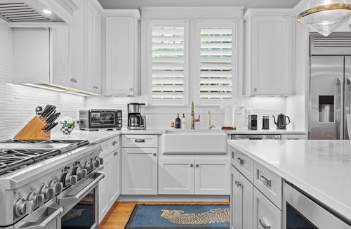 Nashville House | 12 South Estate/Walkable/Heated Pool + Hot Tub