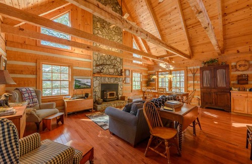 Seven Devils Cabin | 120 m² Cabin ∙ 3 bedrooms ∙ 12 guests