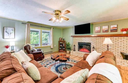 Maggie Valley Cottage | 120 m² Cabin ∙ 2 bedrooms ∙ 6 guests