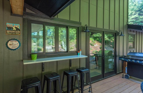 Mills River House | 121 m² House ∙ 3 bedrooms ∙ 6 guests