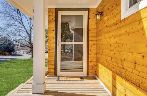 Madison Park House | 125 m² House ∙ 2 bedrooms ∙ 4 guests