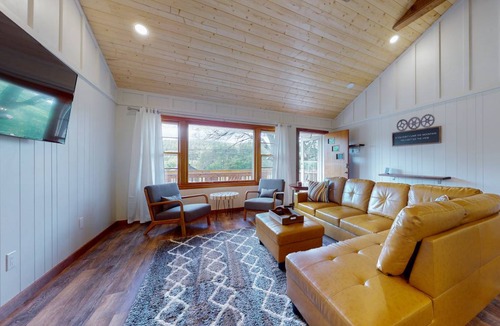 Penrose House | 128 m² House ∙ 3 bedrooms ∙ 8 guests