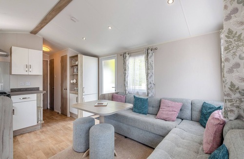 Westmarsh House | 12ft-wide caravan ideal for small families with one double and one twin.