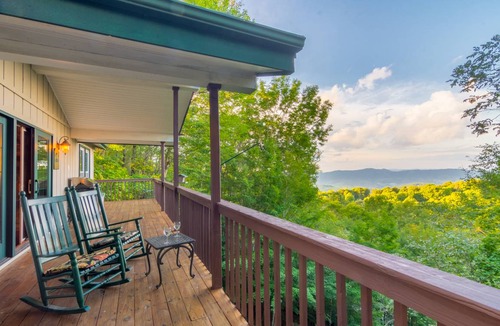 Beech Mountain Ski Chalet | 130 m² Chalet ∙ 3 bedrooms ∙ 9 guests