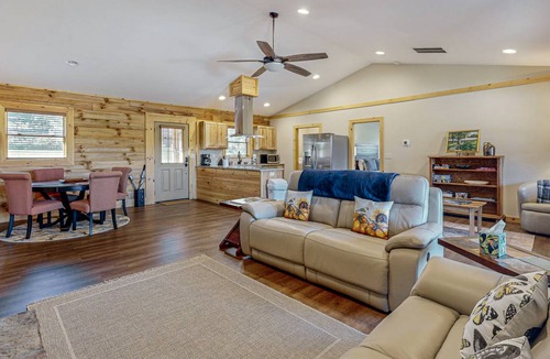Whittier House | 130 m² House ∙ 2 bedrooms ∙ 6 guests