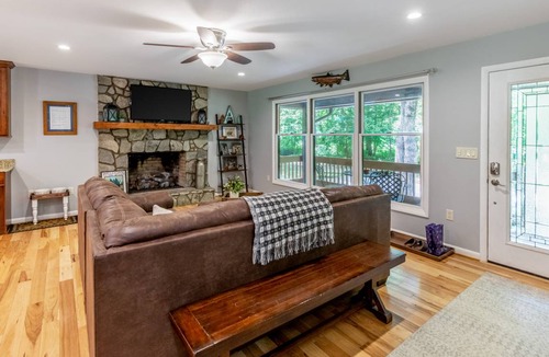 Cullowhee House | 133 m² House ∙ 3 bedrooms ∙ 6 guests