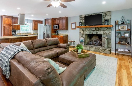 Cullowhee House | 133 m² House ∙ 3 bedrooms ∙ 6 guests