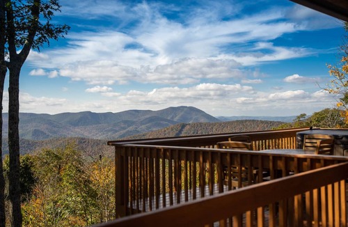 West Jefferson House | 134 m² House ∙ 3 bedrooms ∙ 8 guests