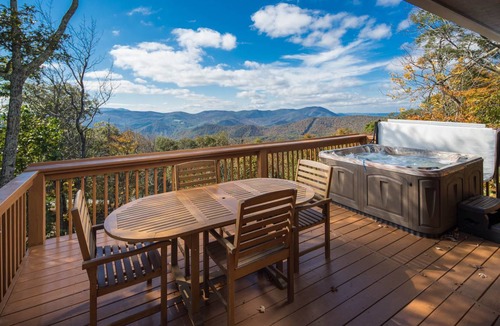 West Jefferson House | 134 m² House ∙ 3 bedrooms ∙ 8 guests