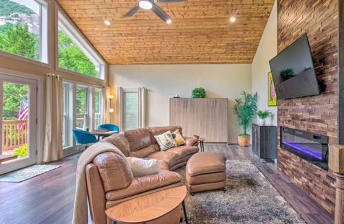 Chimney Rock Cottage | 135 m² Cabin ∙ 2 bedrooms ∙ 8 guests