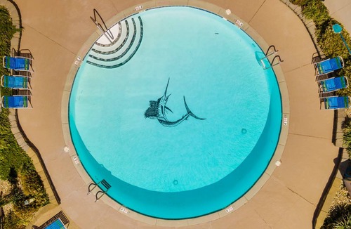 Pine Knoll Shores Condo | 136 m² Condo ∙ 3 bedrooms ∙ 6 guests