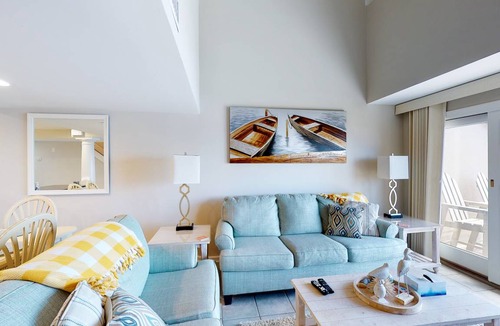 Pine Knoll Shores Condo | 136 m² Condo ∙ 4 bedrooms ∙ 8 guests