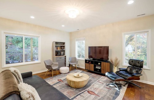 Ridgecrest House | 139 m² House ∙ 3 bedrooms ∙ 6 guests
