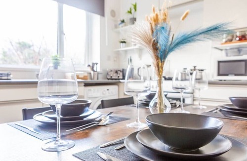 Newcastle-upon-Tyne Apartment | 14 Murrayfield road, cowgate