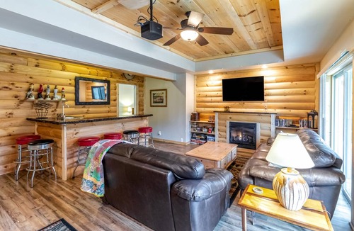 Cullowhee House | 140 m² House ∙ 5 bedrooms ∙ 8 guests