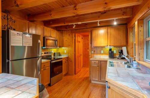 Vein Mountain Cabin | 141 m² Cabin ∙ 2 bedrooms ∙ 6 guests