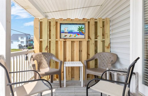 Topsail Beach House | 142 m² House ∙ 2 bedrooms ∙ 4 guests