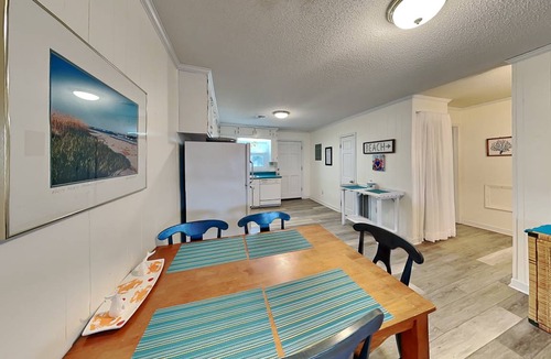 Topsail Beach House | 142 m² House ∙ 2 bedrooms ∙ 4 guests