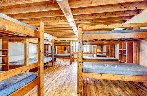 Black Mountain Apartment | 146 m² Aparthotel ∙ 2 bedrooms ∙ 33 guests