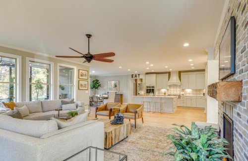 McCain House | 15 Mi to UNC Elegant Retreat with Patio and Pavilion!