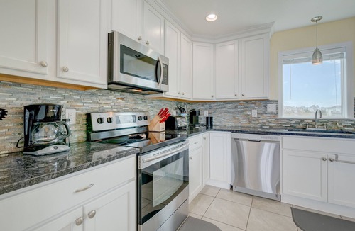 Whalehead Beach House | 1513 - Star of the Sea, a spacious 6-bed 5.5-bath Corolla, NC, private pool, game room, 17 guests.