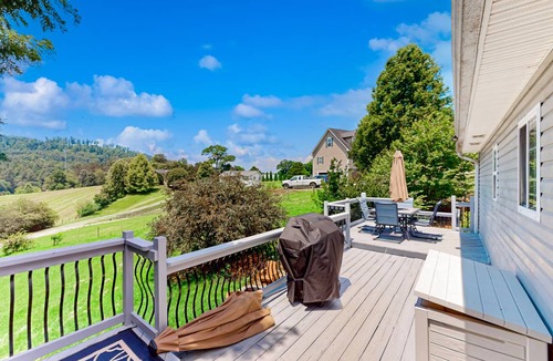 Weaverville House | 154 m² House ∙ 3 bedrooms ∙ 6 guests