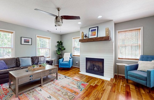Weaverville House | 154 m² House ∙ 3 bedrooms ∙ 6 guests