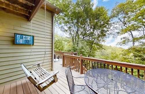 Pisgah Forest House | 156 m² House ∙ 3 bedrooms ∙ 6 guests