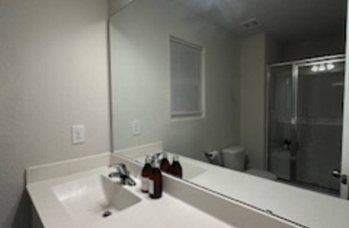 Creedmoor House | 163 m² House ∙ 3 bedrooms ∙ 8 guests