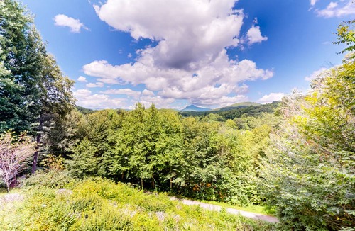 Pineola House | 163 m² House ∙ 3 bedrooms ∙ 8 guests