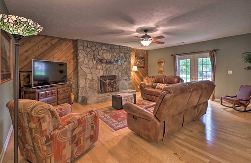 Hendersonville House | 164 m² House ∙ 3 bedrooms ∙ 6 guests