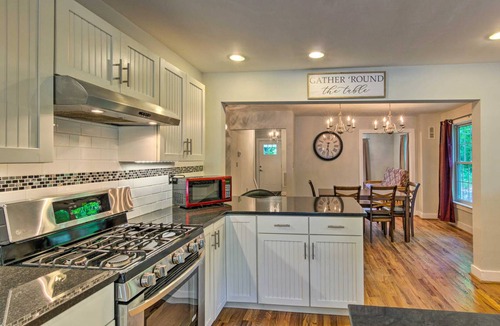Hendersonville House | 167 m² House ∙ 3 bedrooms ∙ 9 guests