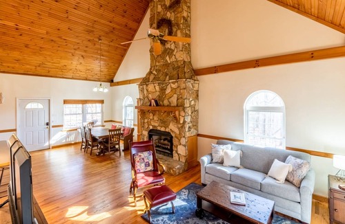 Scaly Mountain House | 167 m² House ∙ 2 bedrooms ∙ 6 guests