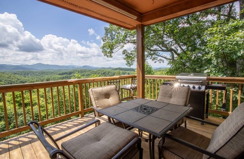 Blowing Rock Cabin | 169 m² Cabin ∙ 3 bedrooms ∙ 10 guests