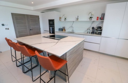 Newquay City Centre Apartment | 17 Cliff Edge Newquay Cornwall