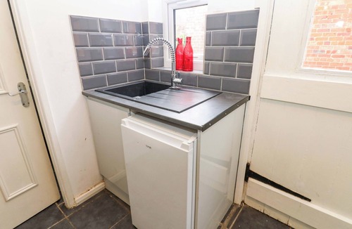 Jesmond Cottage | 17 FAIRFIELD ROAD, family friendly in Newcastle