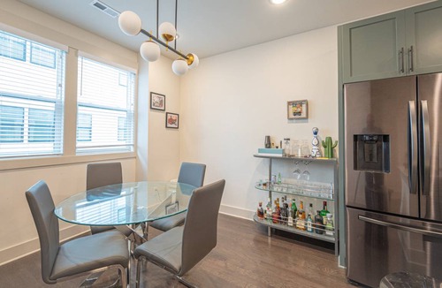 Wesley Heights Apartment | 170 m² Apartment ∙ 3 bedrooms ∙ 6 guests