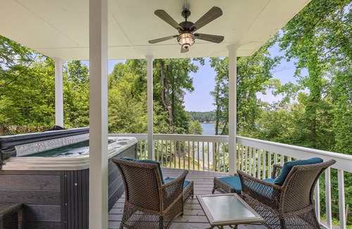 Wilkesboro Cabin | 171 m² Cabin ∙ 2 bedrooms ∙ 11 guests