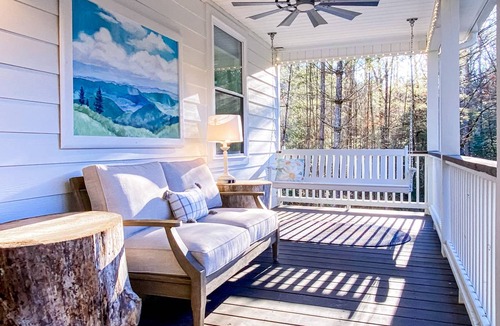 Hendersonville House | 174 m² House ∙ 3 bedrooms ∙ 8 guests